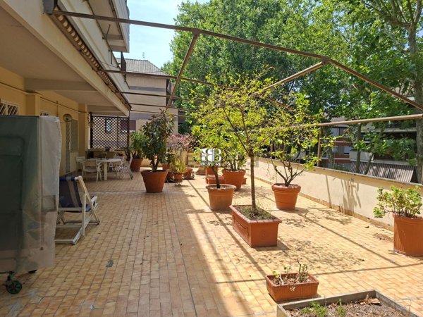 appartamento in vendita a Roma in zona Tomba di Nerone