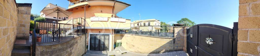 casa indipendente in vendita a Roma in zona Lunghezza