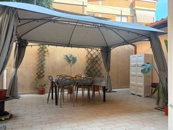 appartamento in vendita a Roma in zona Appio Latino