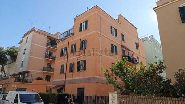appartamento in vendita a Roma in zona Prenestino-Centocelle