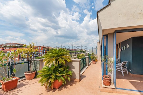 appartamento in vendita a Roma in zona Ardeatino