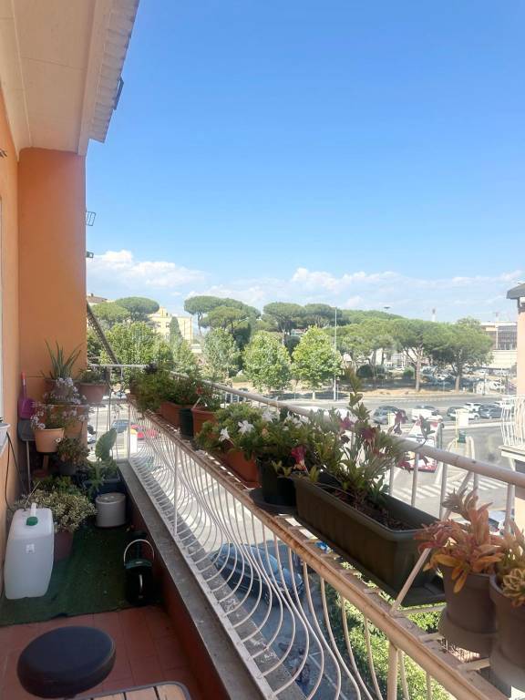 appartamento in vendita a Roma in zona Appio Claudio