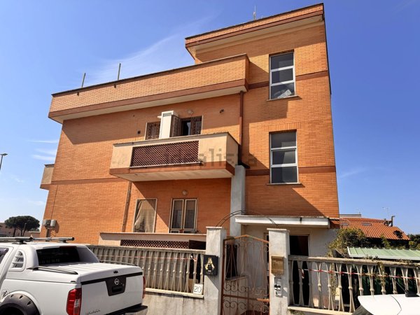 appartamento in vendita a Roma in zona Dragona/Bagnoletto