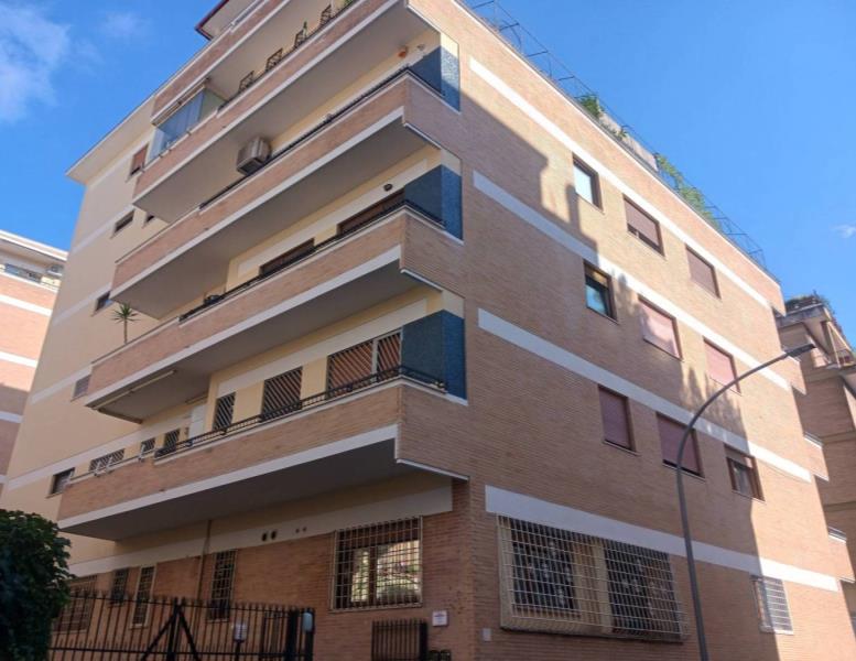 appartamento in vendita a Roma in zona Tor di Quinto