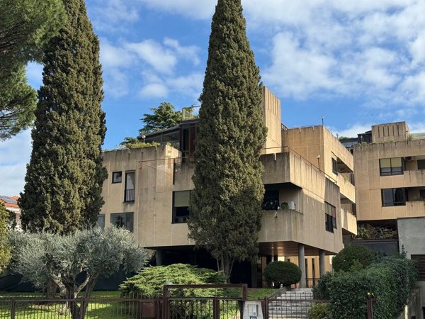 appartamento in vendita a Roma in zona Isola Farnese