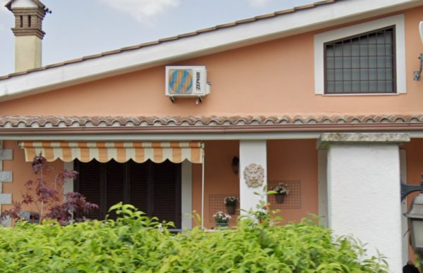 appartamento in vendita a Roma in zona Lunghezza