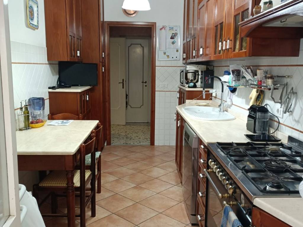 appartamento in vendita a Roma in zona Torre Spaccata