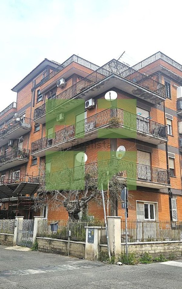 appartamento in vendita a Roma in zona Tor Bella Monaca