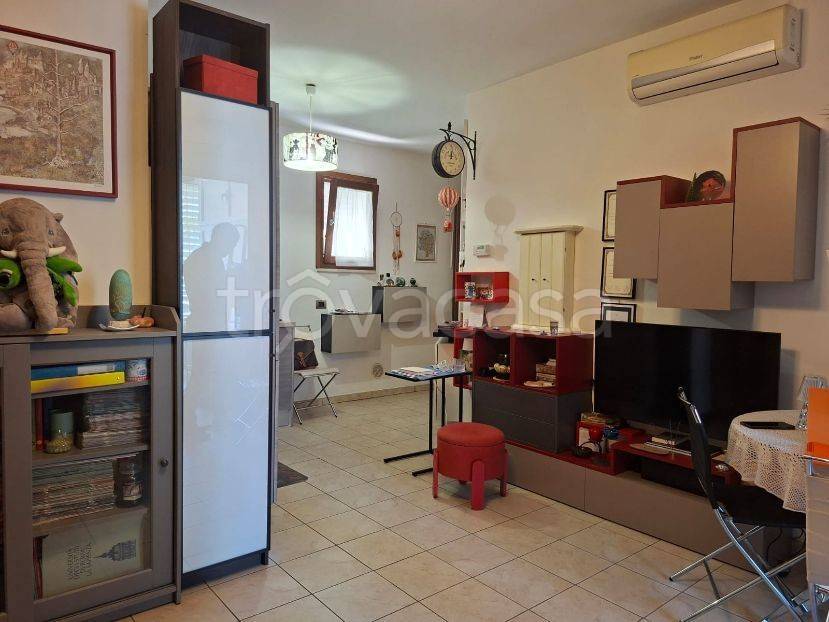 appartamento in vendita a Roma in zona Fonte Laurentina