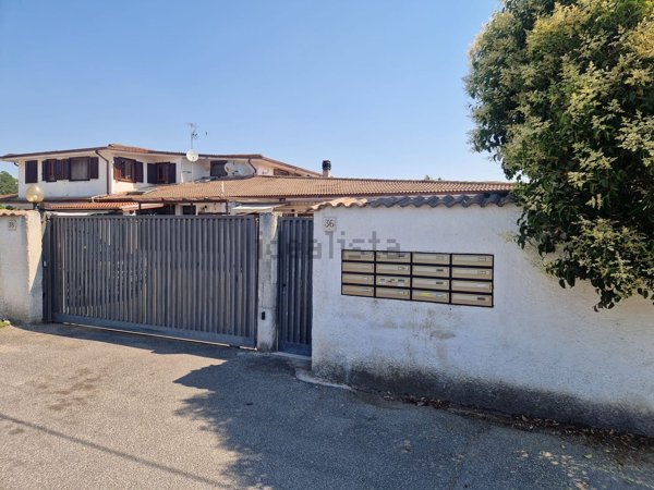 appartamento in vendita a Roma in zona Longarina