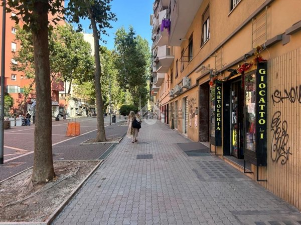 locale commerciale in vendita a Roma in zona Don Bosco