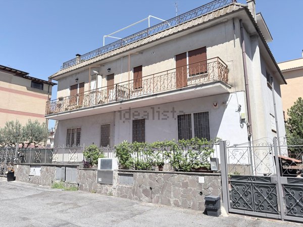 appartamento in vendita a Roma in zona Casal Morena
