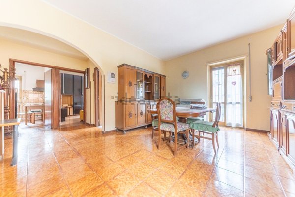 appartamento in vendita a Roma in zona Torre Angela