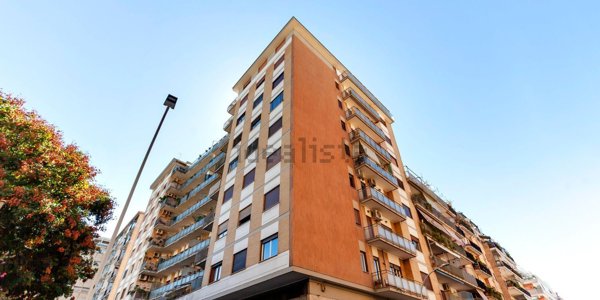 appartamento in vendita a Roma in zona Ostiense