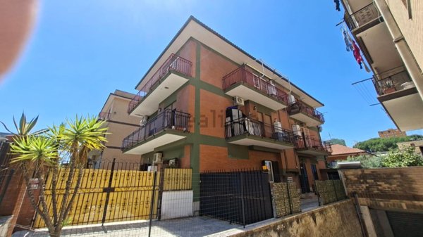 appartamento in vendita a Roma in zona Tor Bella Monaca