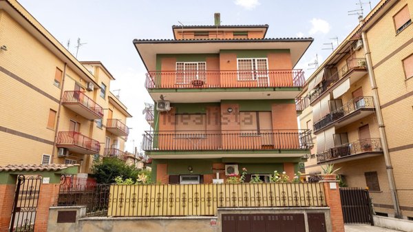 appartamento in vendita a Roma in zona Tor Bella Monaca