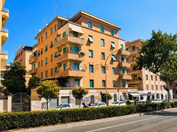 appartamento in vendita a Roma in zona Gianicolense