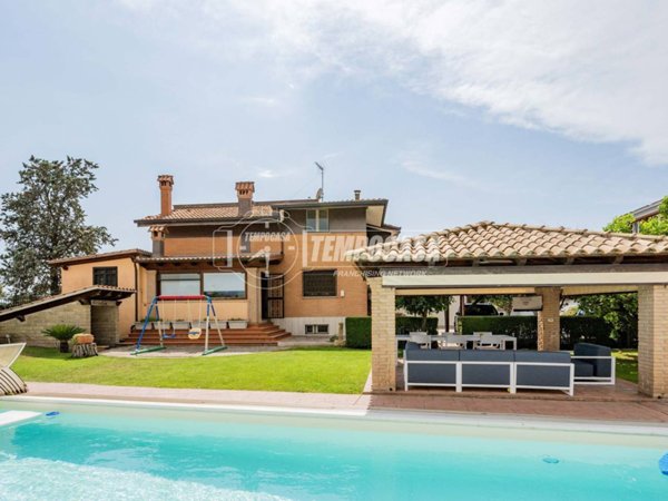 casa indipendente in vendita a Roma in zona Monte Migliore