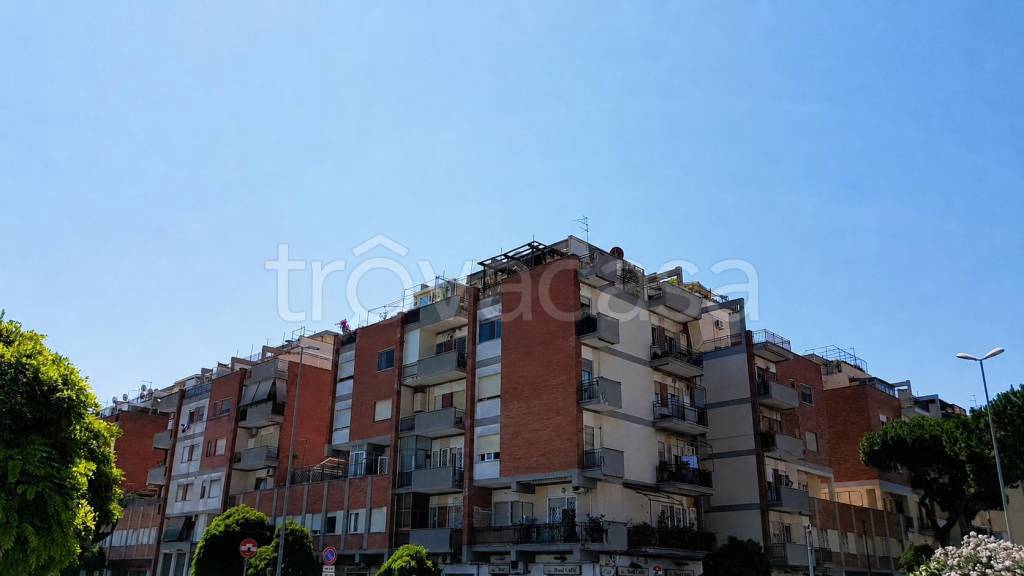 appartamento in vendita a Roma in zona Ostia