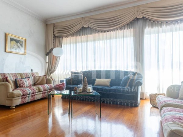 casa indipendente in vendita a Roma in zona EUR