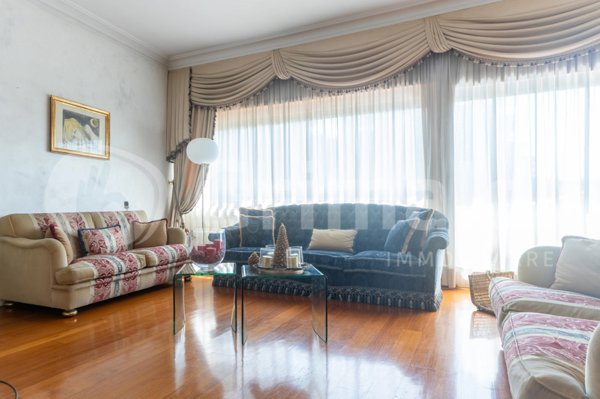 casa indipendente in vendita a Roma in zona EUR