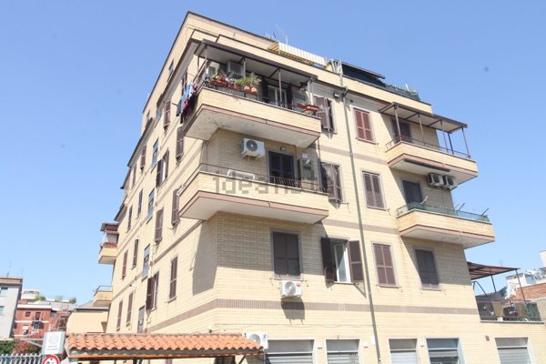 appartamento in vendita a Roma in zona Alessandrino