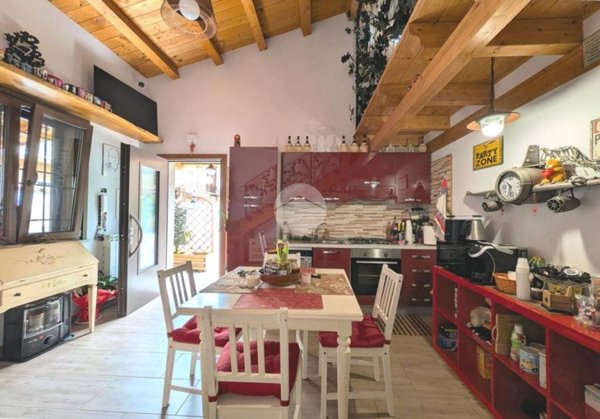 casa indipendente in vendita a Roma in zona Casal Morena