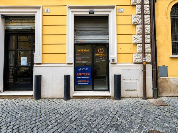 negozio in vendita a Roma in zona Rione Borgo