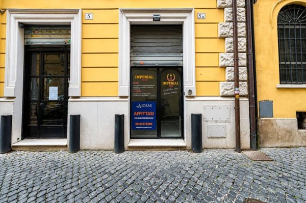 negozio in vendita a Roma in zona Rione Borgo