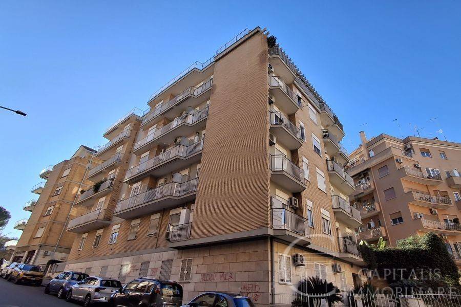 appartamento in vendita a Roma in zona Monte Sacro/Talenti