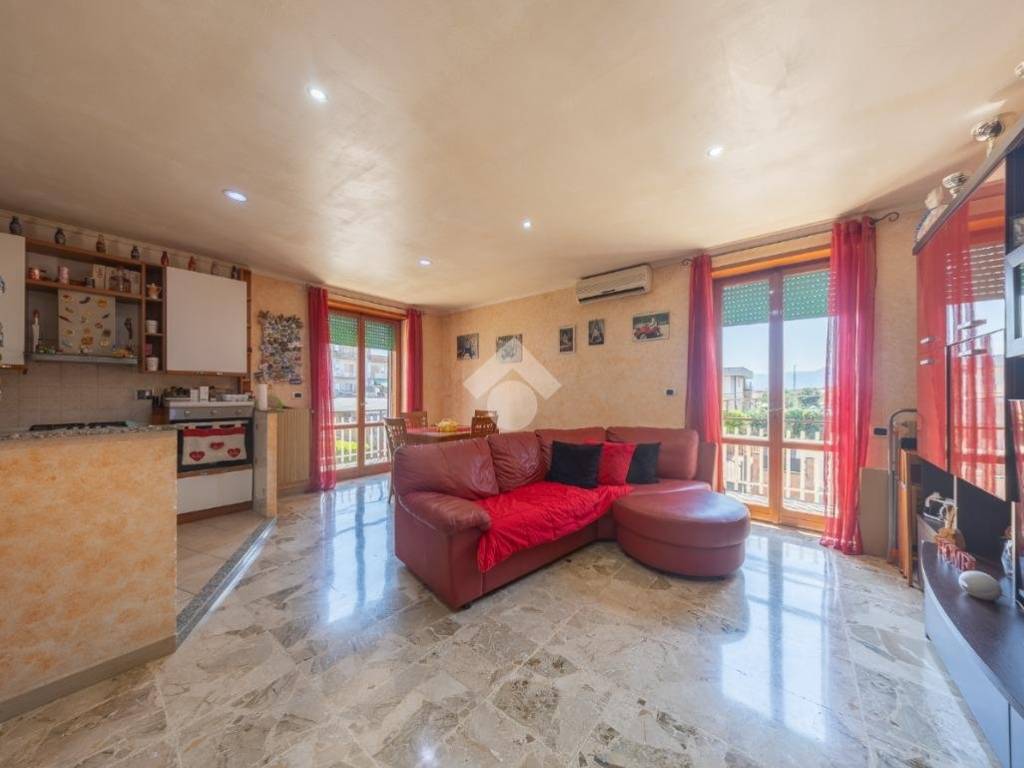 appartamento in vendita a Roma in zona Castelverde