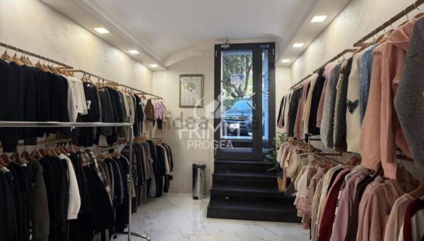 negozio in vendita a Roma in zona Esquilino