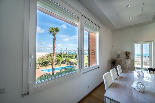 appartamento in vendita a Roma in zona Ostia