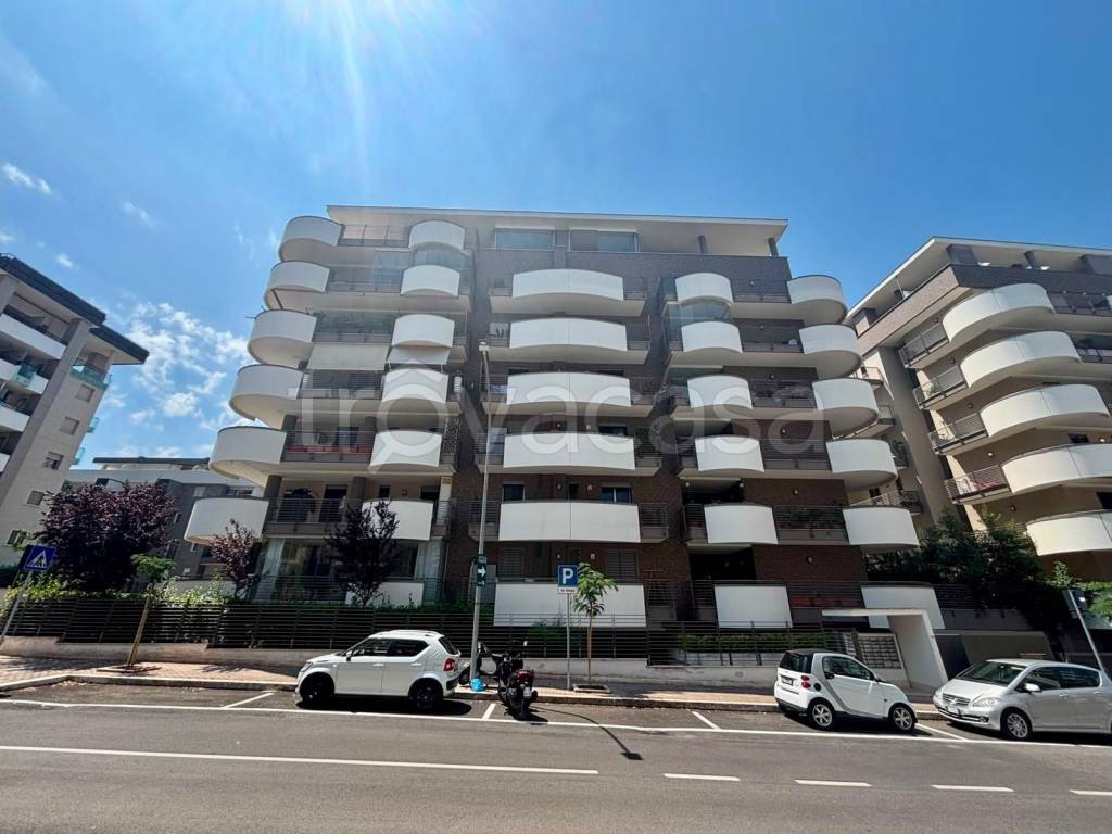 appartamento in vendita a Roma in zona Ardeatino