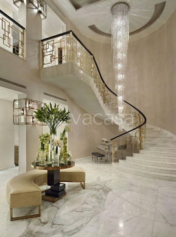 intera palazzina in vendita a Roma in zona Trevi-Colonna