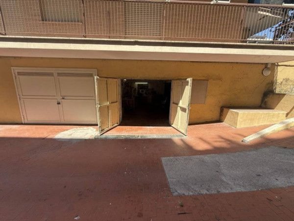 negozio in vendita a Roma in zona Ostia