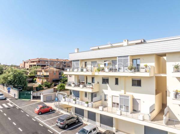 appartamento in vendita a Roma in zona Acilia