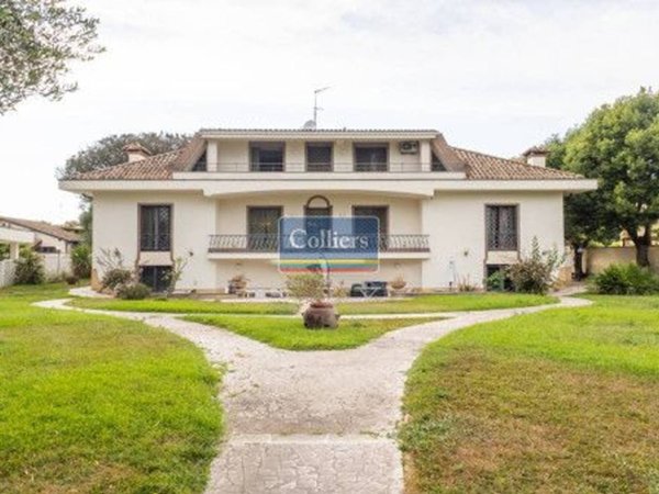 casa indipendente in vendita a Roma in zona Infernetto