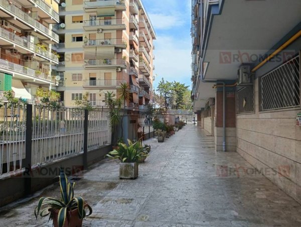 appartamento in vendita a Roma in zona Appio Claudio