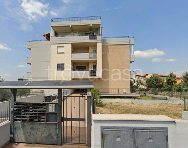 appartamento in vendita a Roma in zona Castelverde