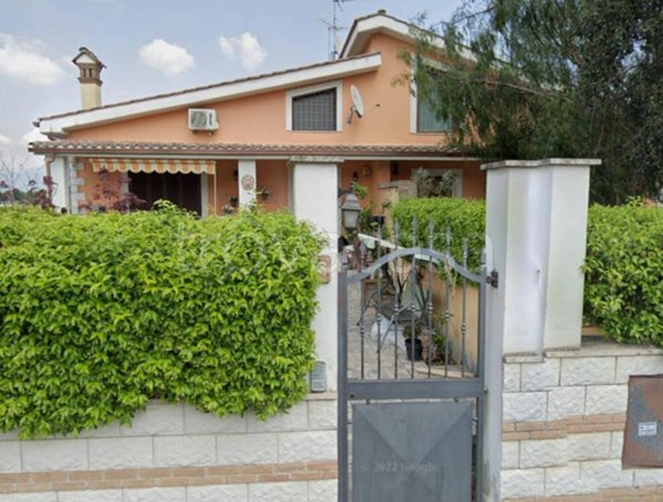 appartamento in vendita a Roma in zona Lunghezza