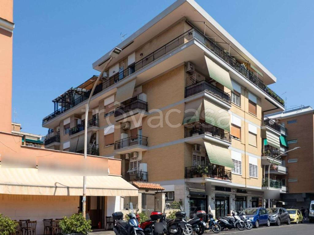 appartamento in vendita a Roma in zona Portuense