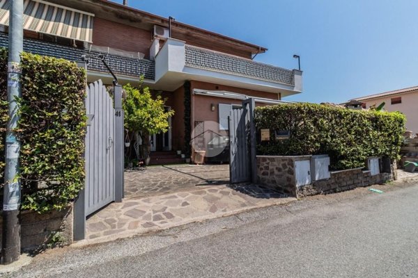 casa indipendente in vendita a Roma in zona Cesano