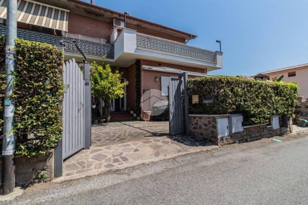 casa indipendente in vendita a Roma in zona Cesano