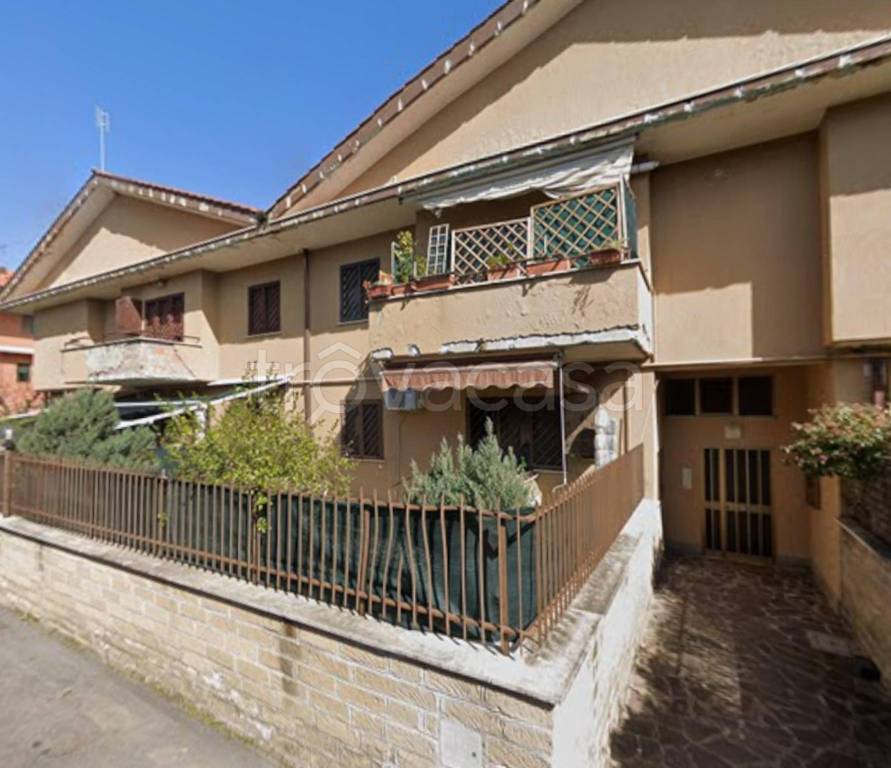 appartamento in vendita a Roma in zona Casal Morena