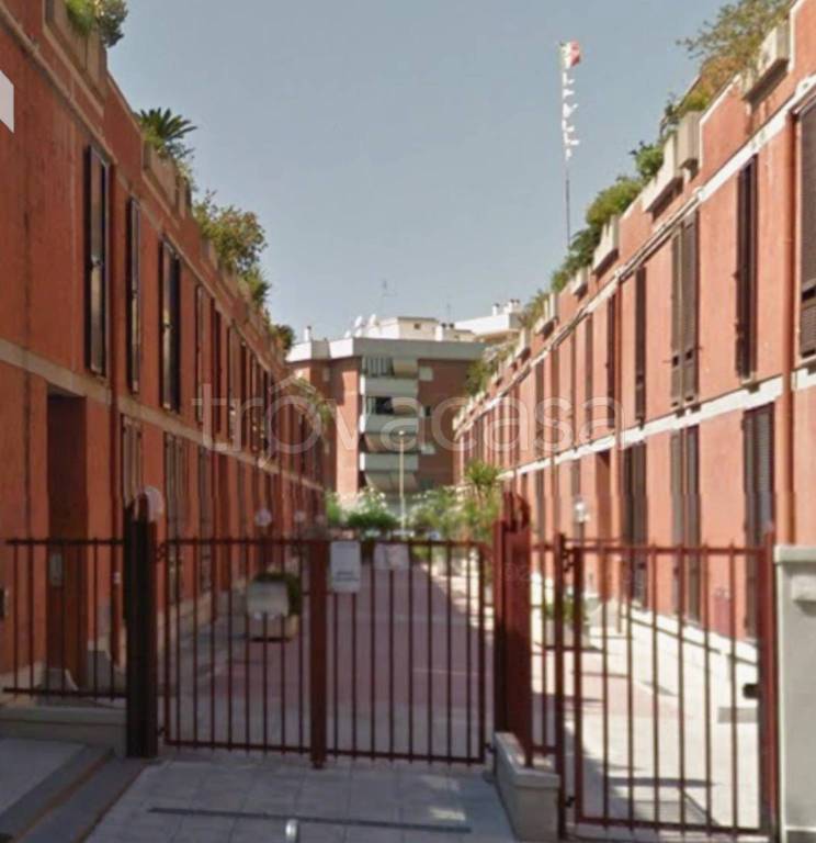 appartamento in vendita a Roma in zona Ostia