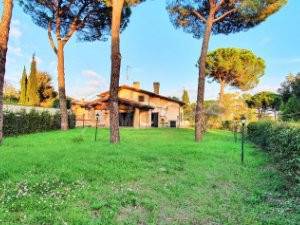 casa indipendente in vendita a Roma in zona Pantan Monastero