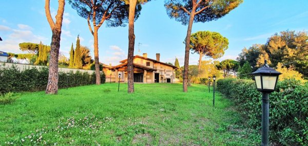 casa indipendente in vendita a Roma in zona Pantan Monastero