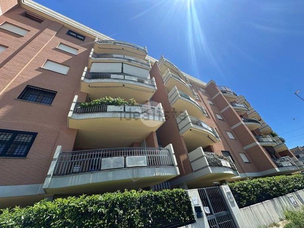 appartamento in vendita a Roma in zona Ponte di Nona