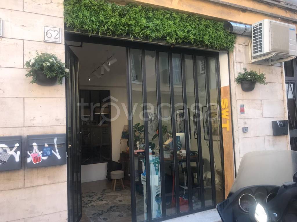 negozio in vendita a Roma in zona Prenestino-Labicano